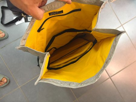 Airpaq Rucksack Rolltop aus Airbags · 21 L Volumen - silber